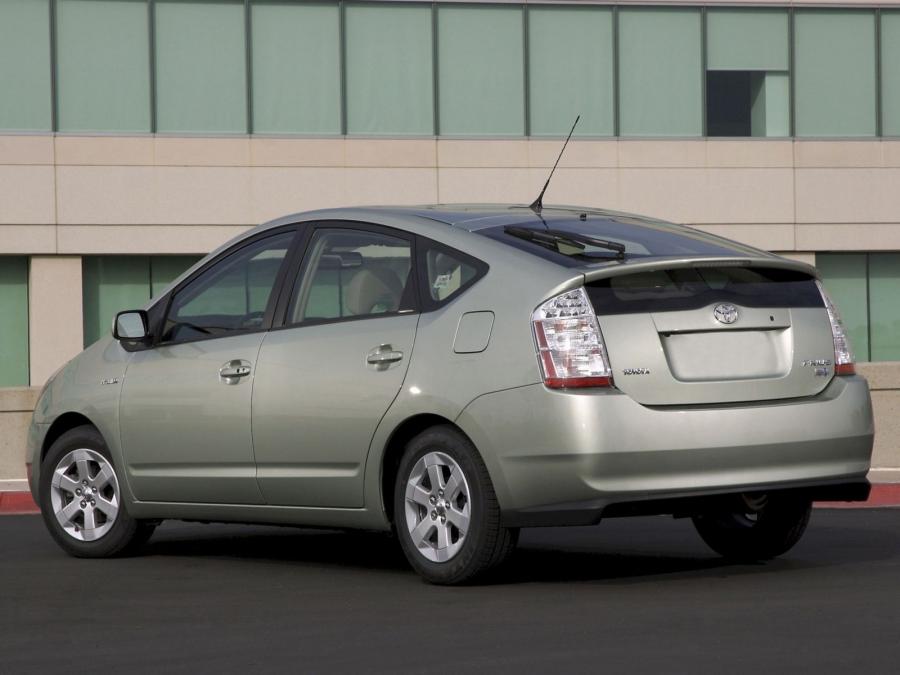  Toyota Prius 2003 года  (US) (фото 13 из 23)